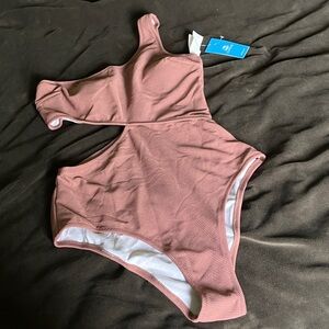 Cupshe Dusty Rose Ribbed One-Shoulder Cutout One-Piece Swimsuit